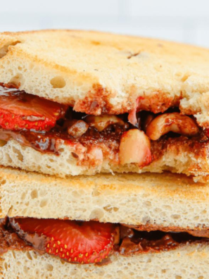 Air Fryer Strawberry Macadamia Panini