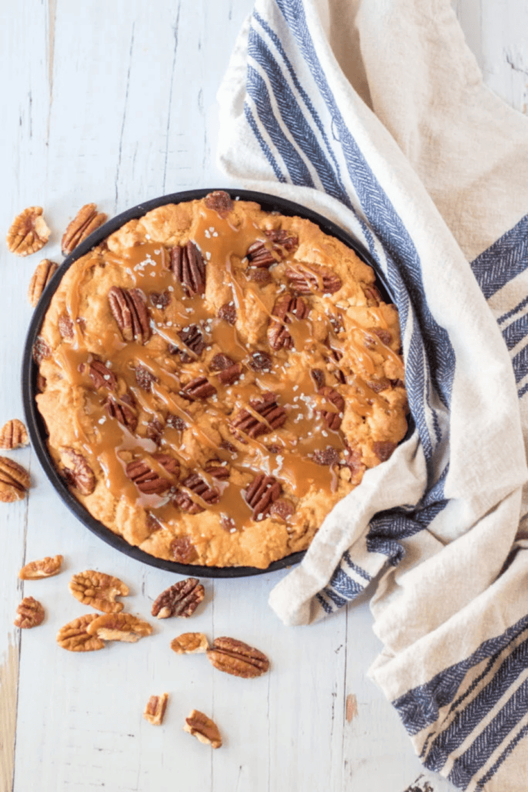 Easy Giant Caramel Pecan Air Fryer Cookie recipe – soft, chewy, and loaded with gooey caramel and crunchy pecans, perfect for quick dessert or sharing.