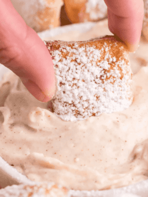 That warm, vanilla-sweet glaze you dunk your cinnamon sugar nuggets into at the mall? You can make it at home in five minutes with three things you already own. Here's the exact ratio that tastes like the real thing — plus how to get the consistency perfect every single time.