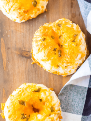 Air Fryer Keto Jalapeno Cheddar Bagels