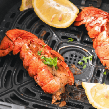 Air Fryer Frozen Lobster Tails turn a bag from the freezer into a restaurant-worthy dinner in about 15 minutes — no overnight thawing, no boiling pot, no stress. If you forgot to defrost (or just bought them an hour ago), this is the page you want.