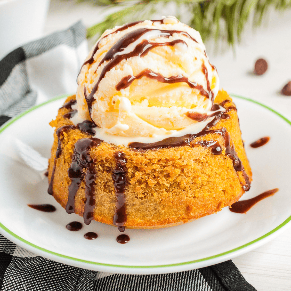 Air Fryer Pumpkin Lava Cake