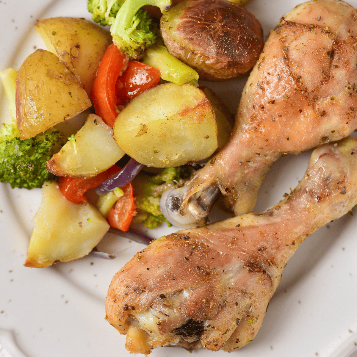 Air Fryer Chicken Drumsticks with Vegetables
