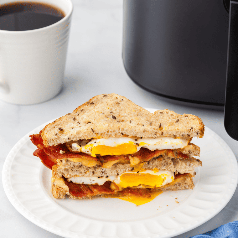 bacon and egg sandwich air fryer