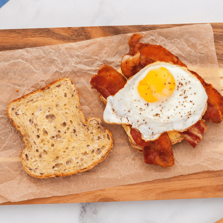 Air Fryer Bacon And Egg Sandwich