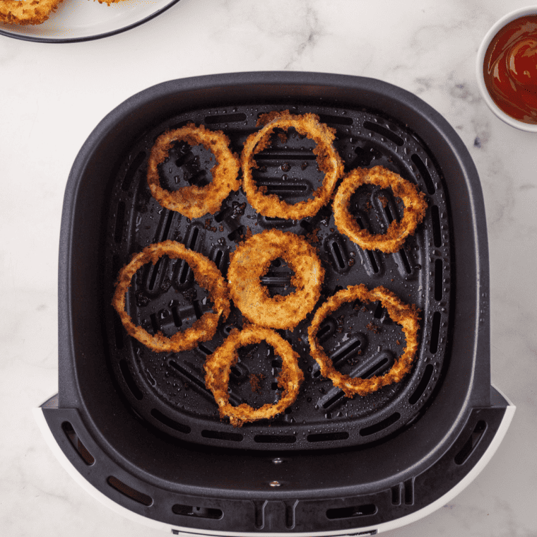 Golden and crispy Air Fryer Beer Battered Onion Rings ready to enjoy.