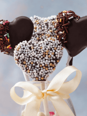 Easy Valentine's Day Cake Pops