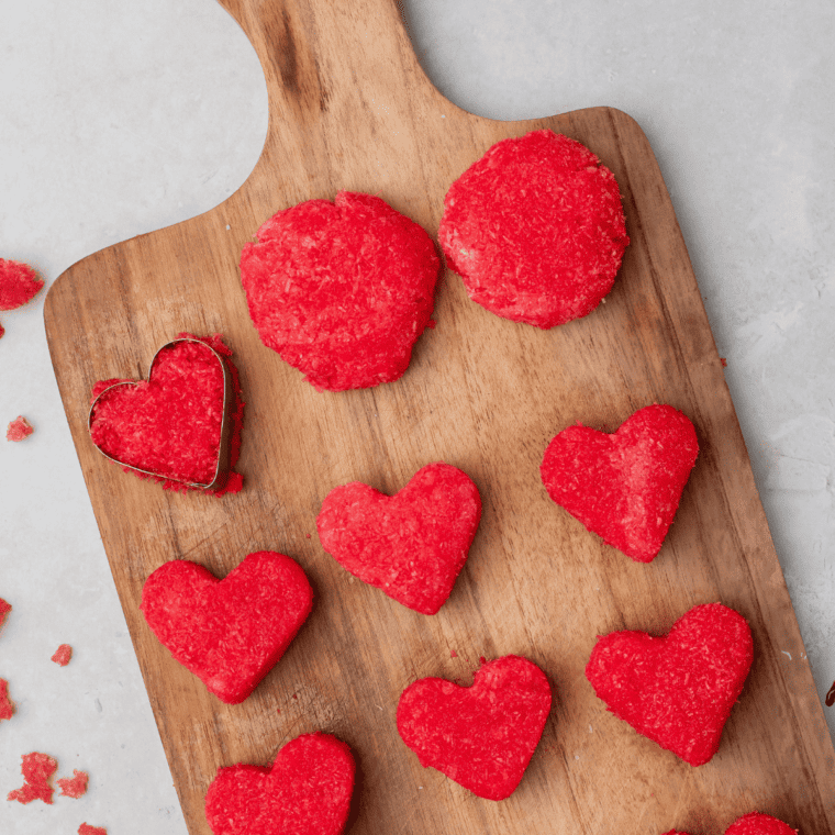 Easy Valentine's Day Cake Pops