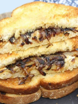 Air Fryer French Onion Grilled Cheese- Calling All Cheese Lovers! Ditch the Pan, Embrace the Flavor: Air Fryer French Onion Grilled Cheese Reinvents a Classic!