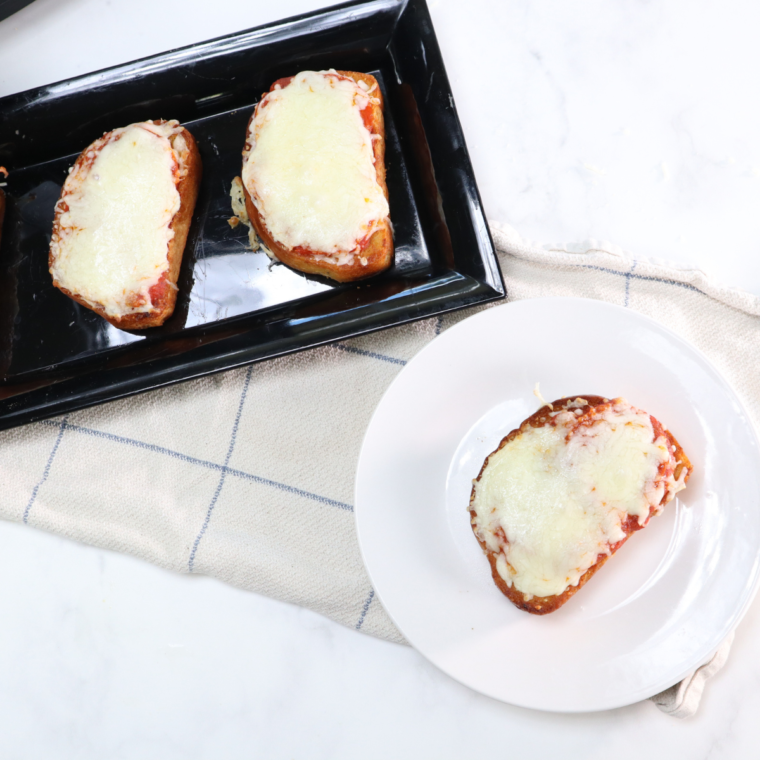 Air Fryer Garlic Bread Pizza Toast
