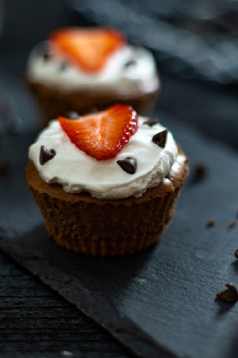 Air Fryer Chocolate Cheesecake Cupcakes