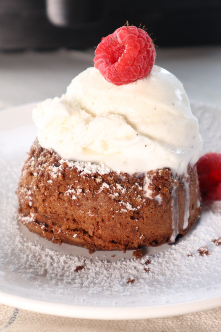 Air Fryer Copycat Chili’s Molten Lava Cake