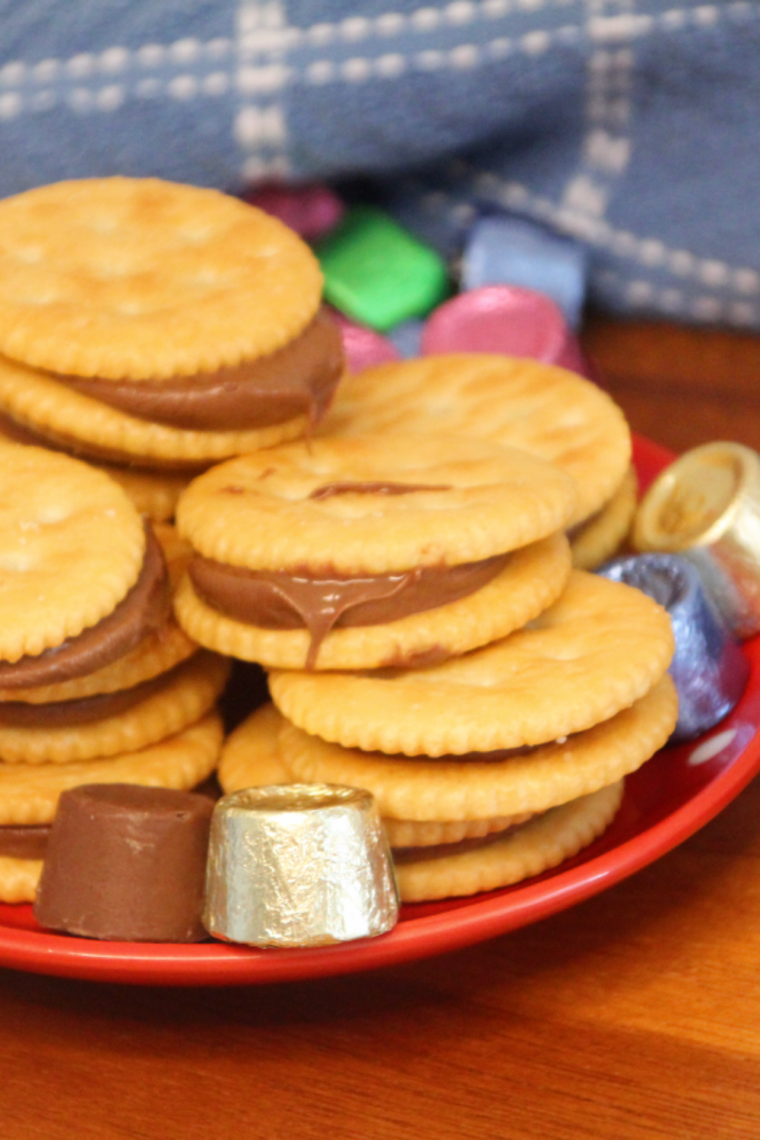 Air Fryer Rolo Stuffed Ritz Crackers