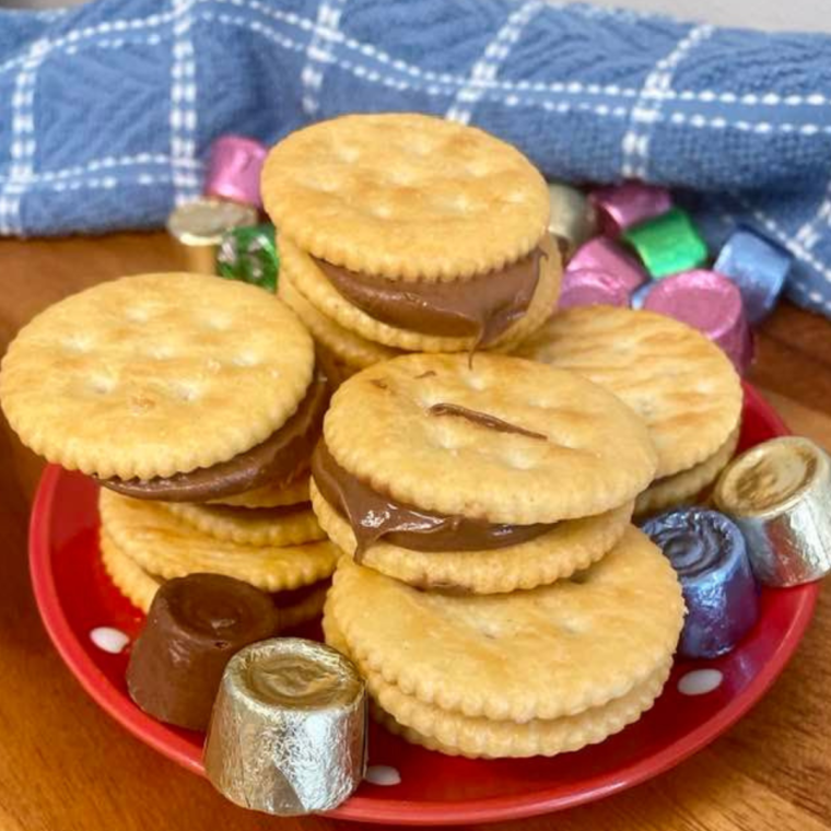 Air Fryer Rolo Stuffed Ritz Crackers