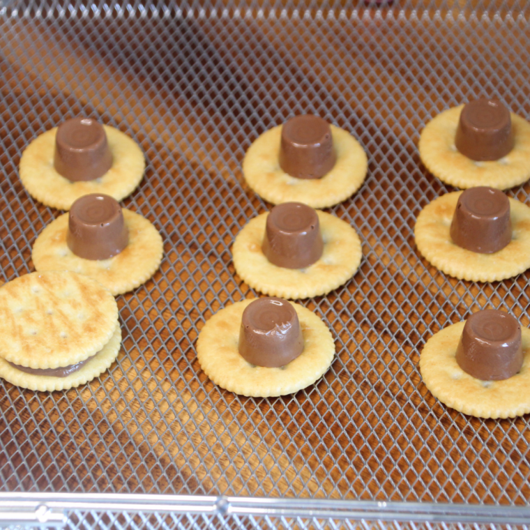 Air Fryer Rolo Stuffed Ritz Crackers