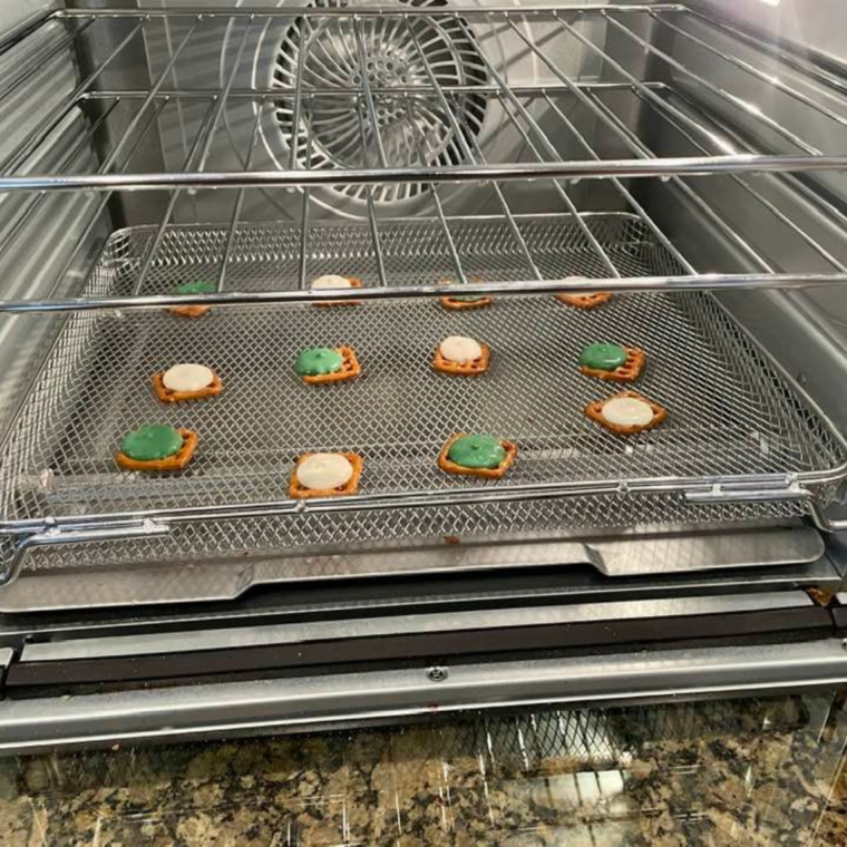 Air Fryer St. Patrick’s Day Pretzel Bites