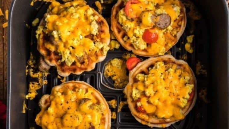 Pizza waffles served in air fryer