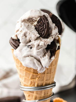 Ninja Creami Ben & Jerry’s Ice Cream Sammie
