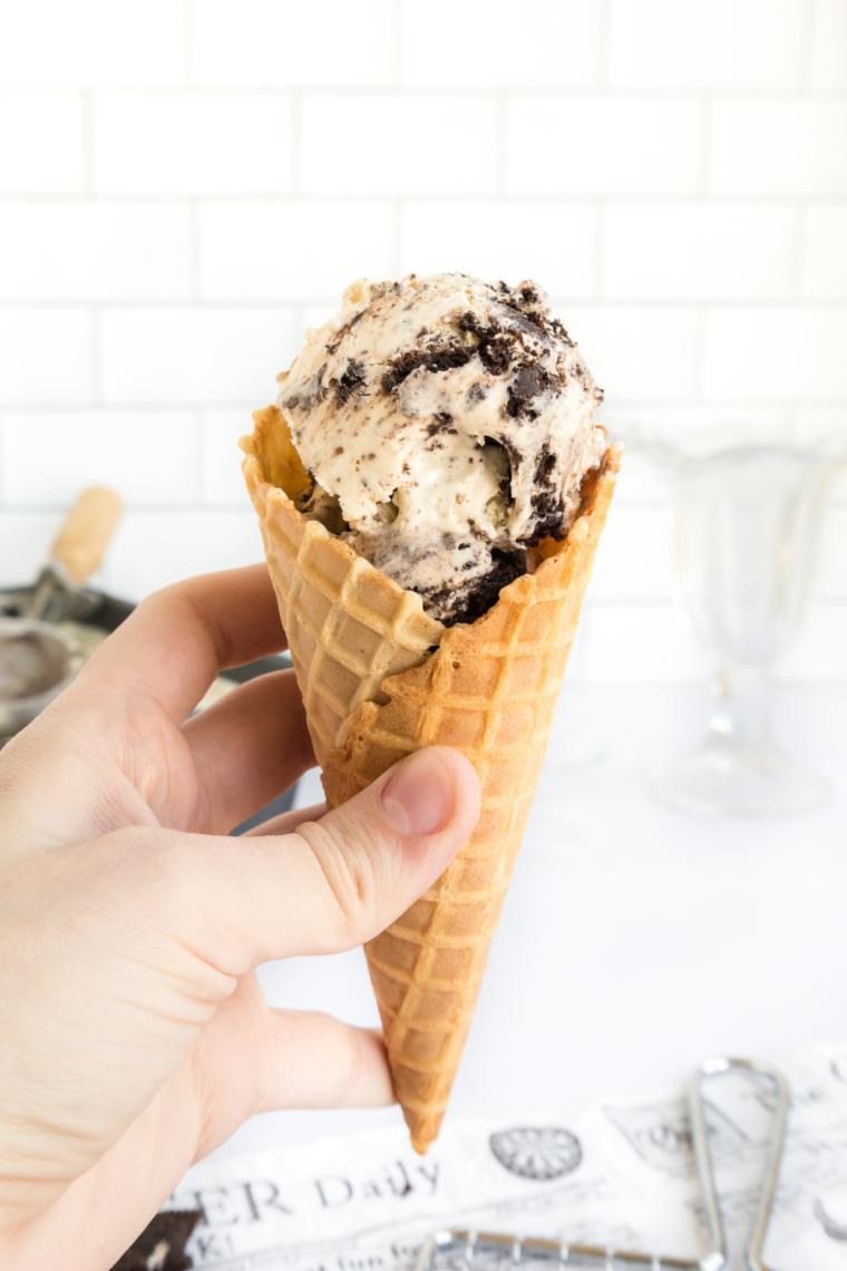 Delicious Ninja Creami Cookies and Cream Ice Cream with creamy vanilla base and crunchy cookie bits.