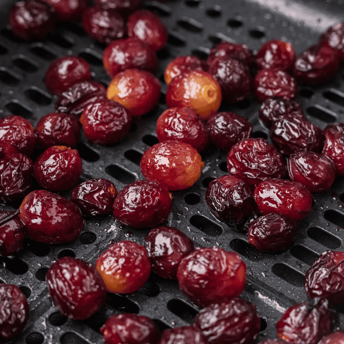 How to Dehydrate Grapes for Homemade Raisins