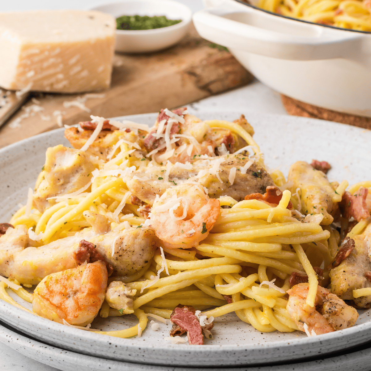 Copycat Olive Garden Chicken and Shrimp Carbonara