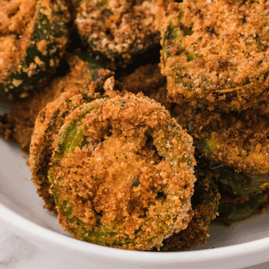 Golden, crispy Air Fryer Jalapeno Coins with a crunchy exterior and a spicy kick, inspired by Red Robin’s popular appetizer.