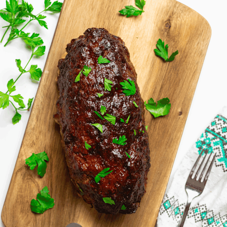 Easy Lipton Onion Soup Meatloaf, a delicious and savory meatloaf made with Lipton Onion Soup Mix for extra flavor and ease. Perfect for any meal!