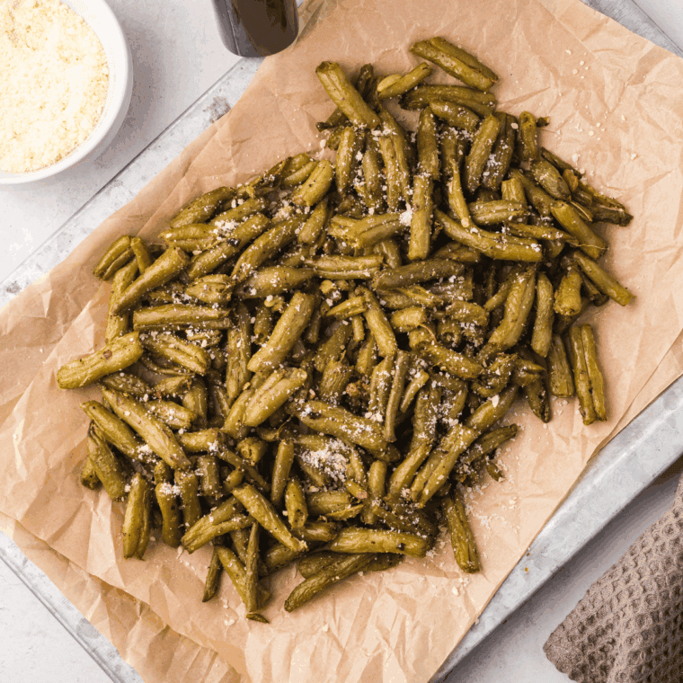 Fresh, tender Long John Silver-style green beans cooked with butter and seasonings, ready to serve.