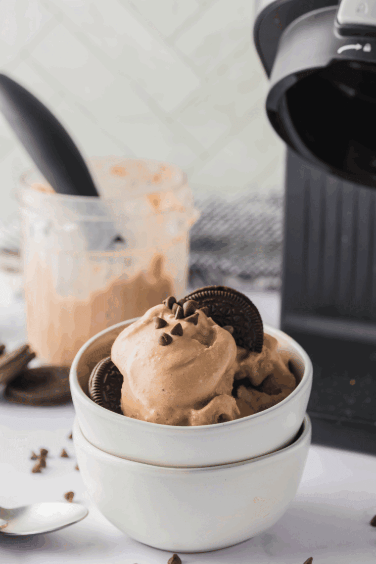 Homemade Ninja Creami Copycat Blue Bell Cookies ‘n Cream ice cream with chunks of chocolate sandwich cookies.
