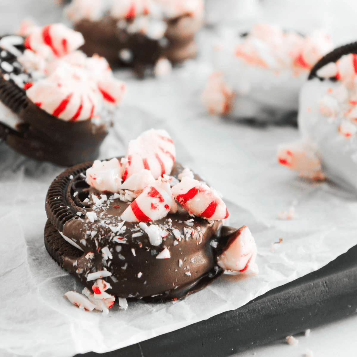 Easy Peppermint White Chocolate Covered Oreos