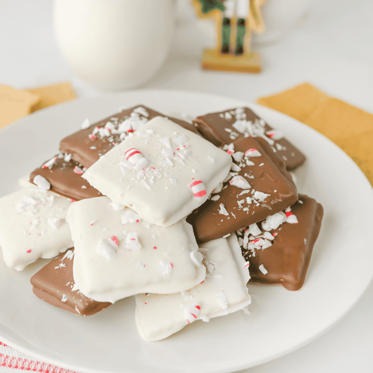 Easy Peppermint Crunch Graham Crackers