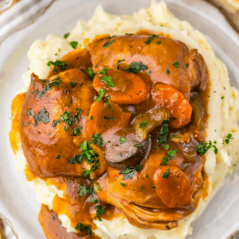 Slow cooker chicken merlot with tender chicken, vegetables, and red wine sauce