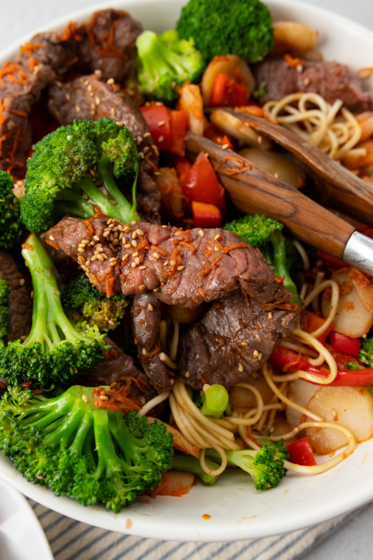 Air fryer beef lo mein with tender beef, colorful vegetables, and noodles in savory sauce