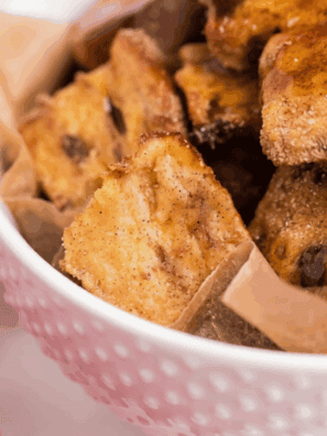 These Easy Air Fryer French Toast Bites are crispy on the outside and tender on the inside, making them perfect for breakfast or brunch. Quick to make and ideal for dipping in syrup, they’re a fun twist on classic French toast.