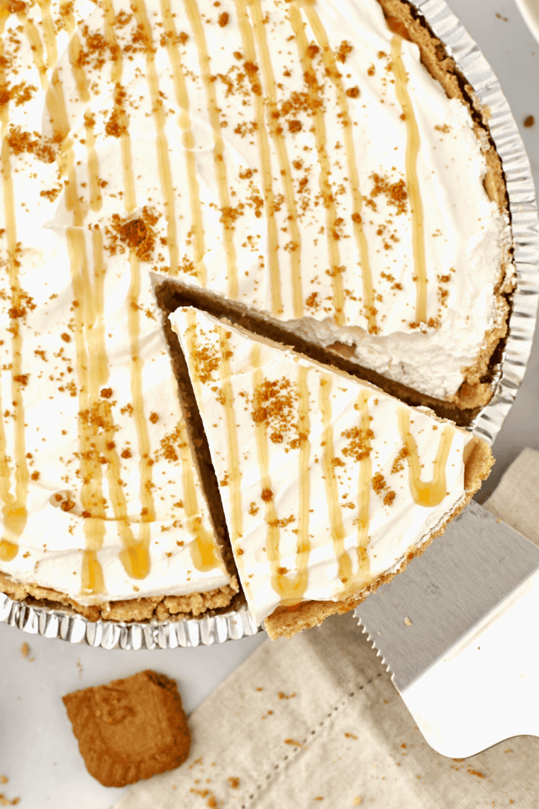 creamy 3 ingredient no bake cheesecake slice served on plate