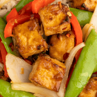 This Greek tofu marinade turns plain tofu into a juicy, lemony, herb-packed protein. Just 8 pantry ingredients and 10 minutes of prep — grill, bake, or pan-fry it.