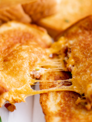 Make the ultimate Ninja Crispi Cheese Toastie with golden crispy bread and perfectly melted cheese in every bite. This quick and easy air fryer toastie recipe is perfect for lunch, snacks, or a fast comfort food dinner.