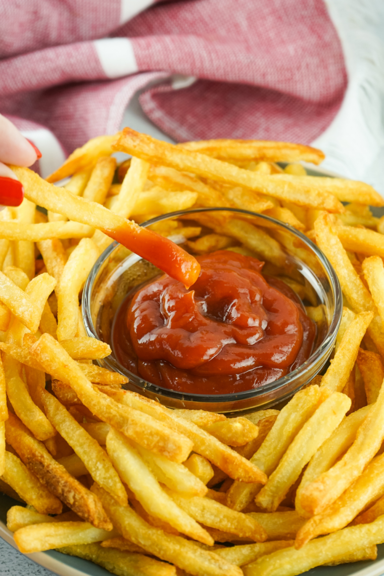 Copycat Hello Fresh Fry Seasoning made with paprika, garlic powder, onion powder, and herbs.