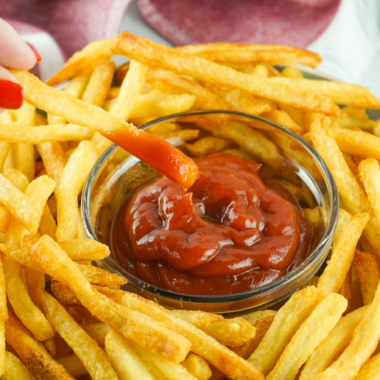 If you've ever cancelled your HelloFresh box and immediately missed that little fry seasoning packet, this one's for you. It shows up in so many of their meals — tossed on roasted potatoes, sprinkled over wedges, dusted on veggies before they hit the oven — and it has this warm, savory, slightly smoky flavor that's weirdly hard to replicate by just grabbing for the salt.