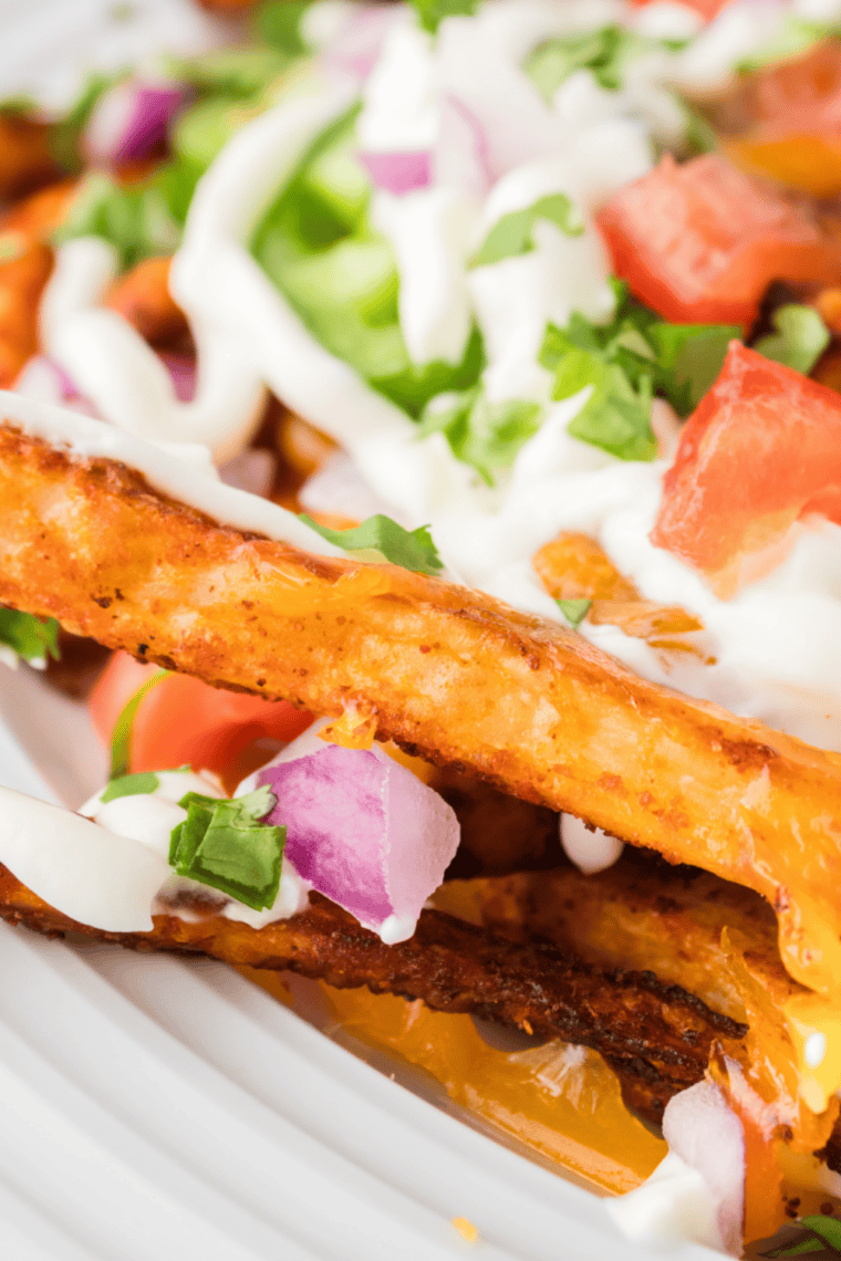 Crispy golden fries served with a bowl of creamy McCormick Mayonesa con limón for dipping
