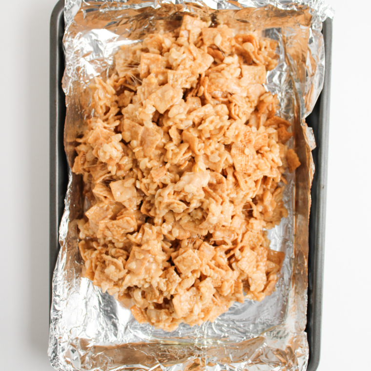 Cinnamon white chocolate drizzled over cereal bars and topped with crushed cereal