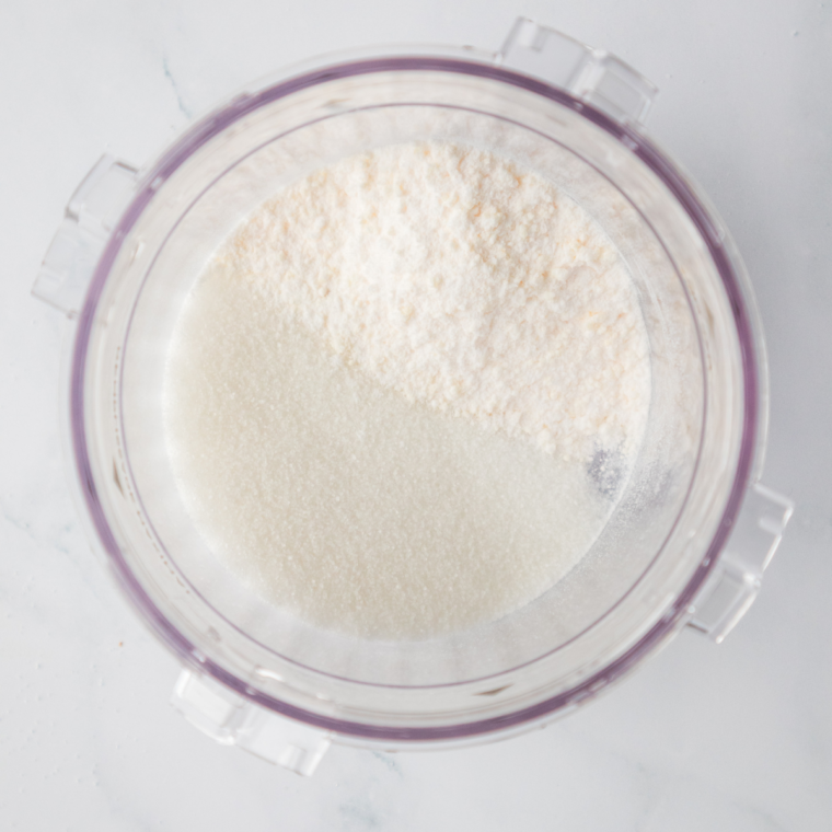 Banana pudding ice cream base blended smooth in a blender jar