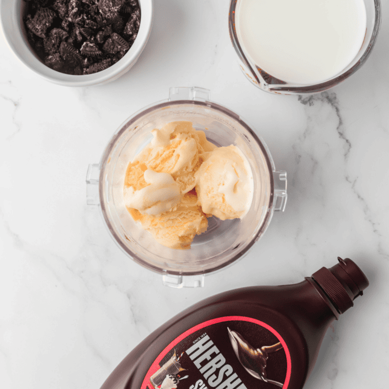 Ninja Slushi Oreo milkshake ingredients: vanilla ice cream, whole milk, sugar, and Oreo cookies